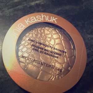 Sonia Kashuk Chic luminosity bronzer